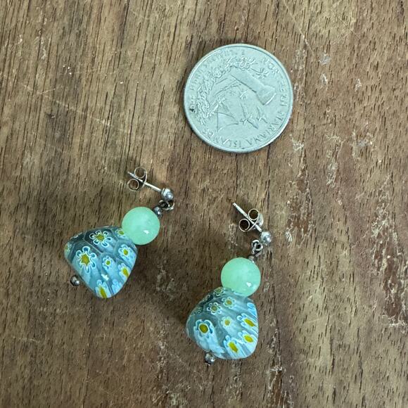 Artisan hand made white flower glass‎ bead dangle earrings for pierced ears - Picture 2 of 5
